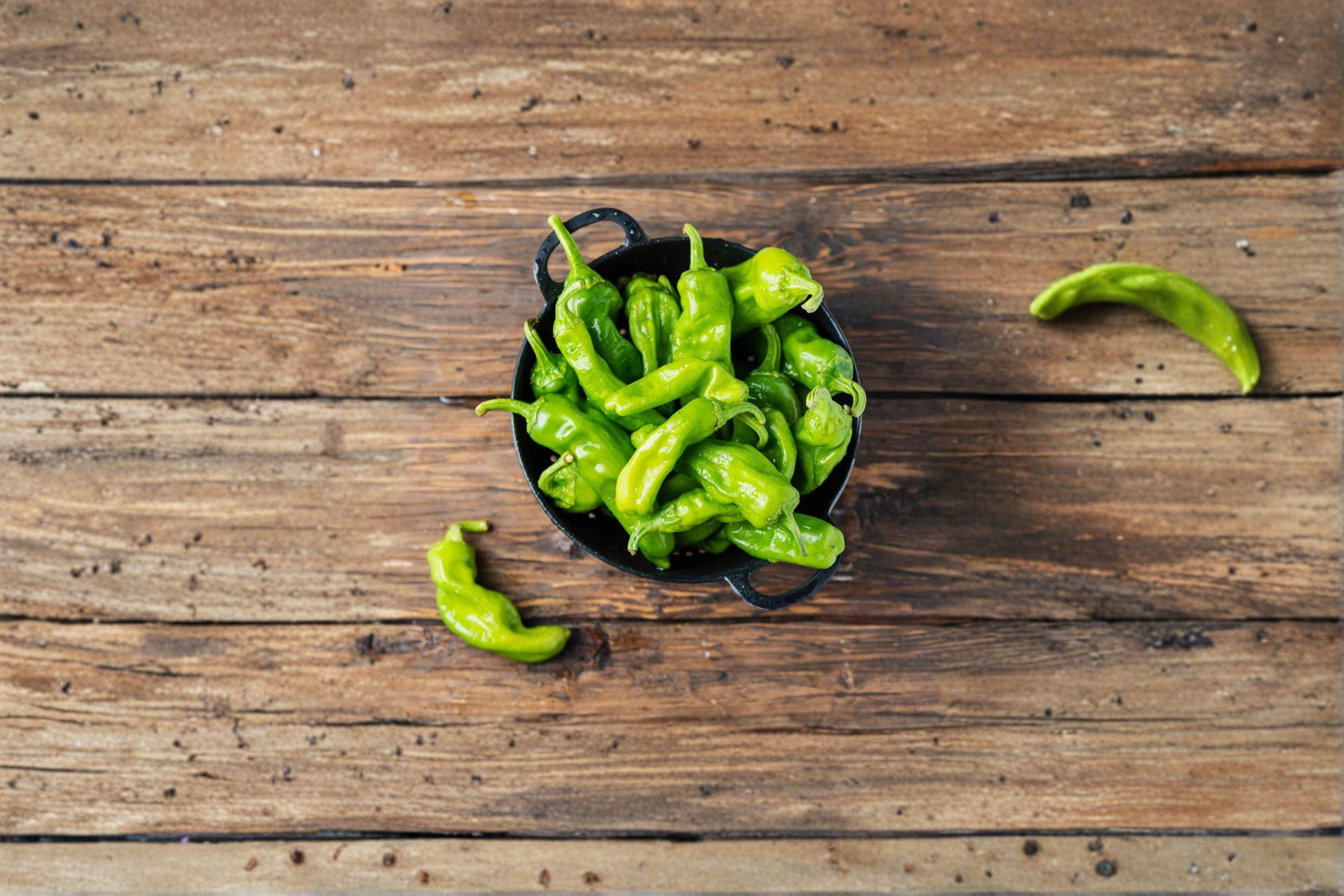 Pepperoncini – Italian Sweet Pepper 30 Seeds | Classic Italian Pepper | Mild & Tangy | Perfect for Pickling
