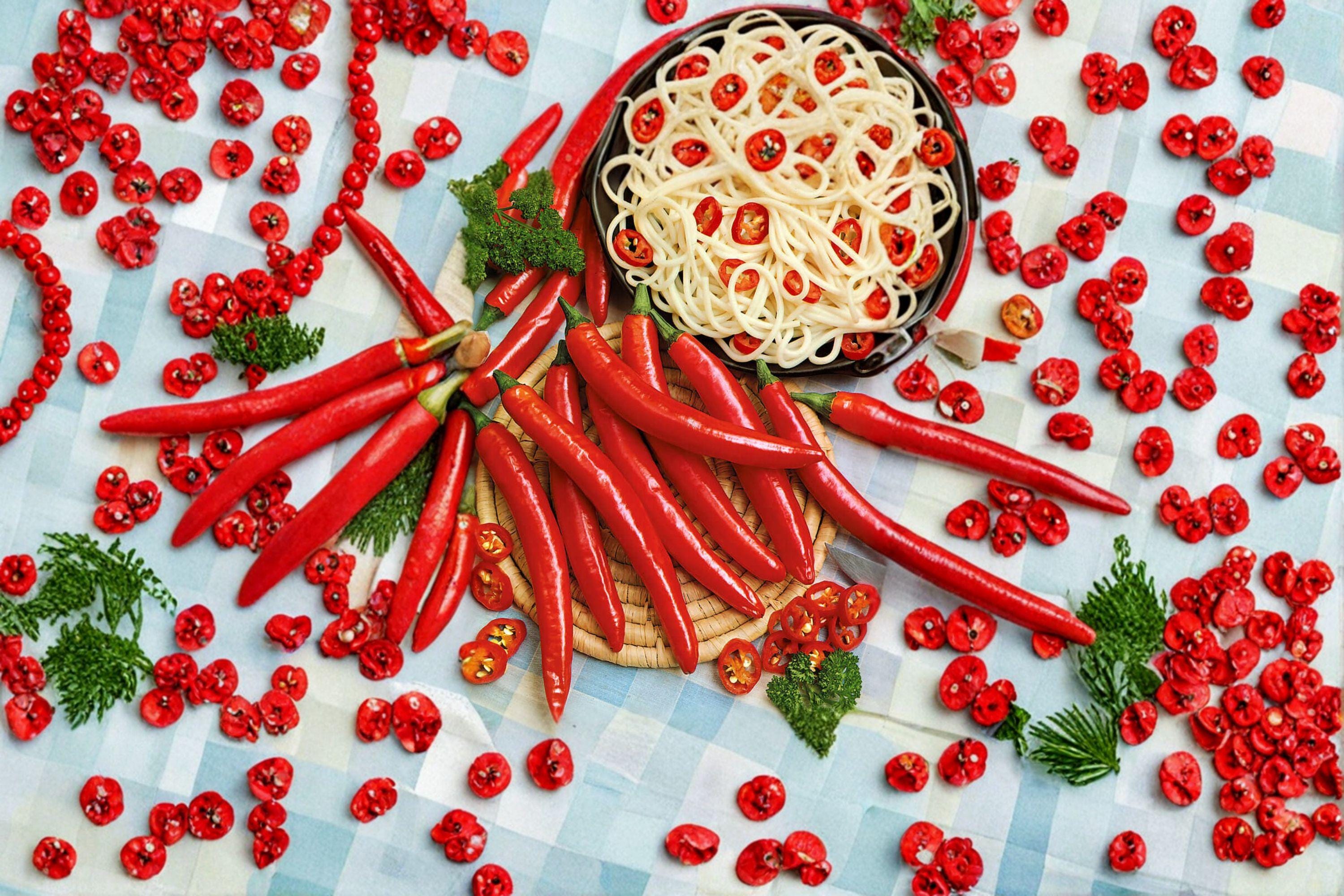 Pepper – Hot Cayenne Red Long 30 Seeds | Classic Cayenne Chili | Long Slim Pods | Hot & Productive Heirloom