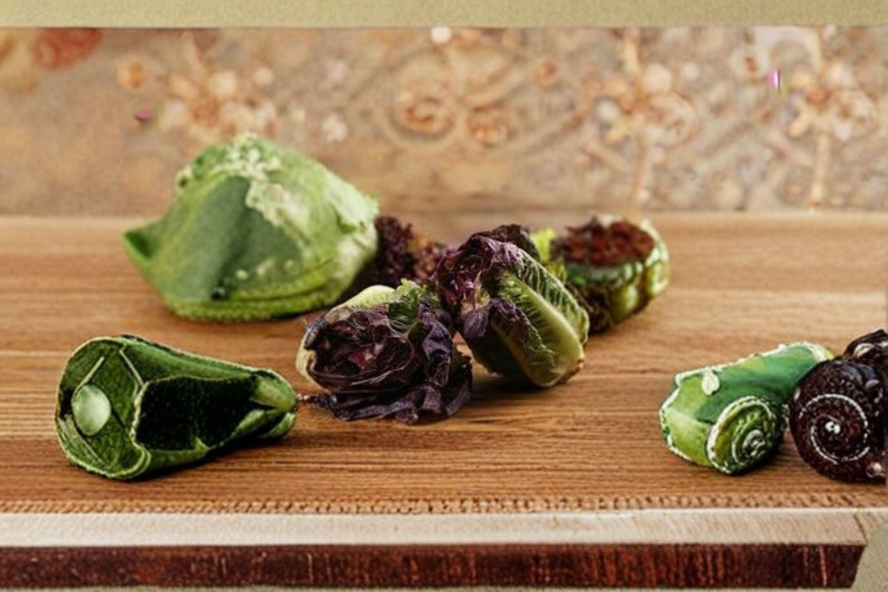 Red Romaine Lettuce 700 Seeds | Classic Romaine Type | Crisp Leaves | Colorful Salad Green
