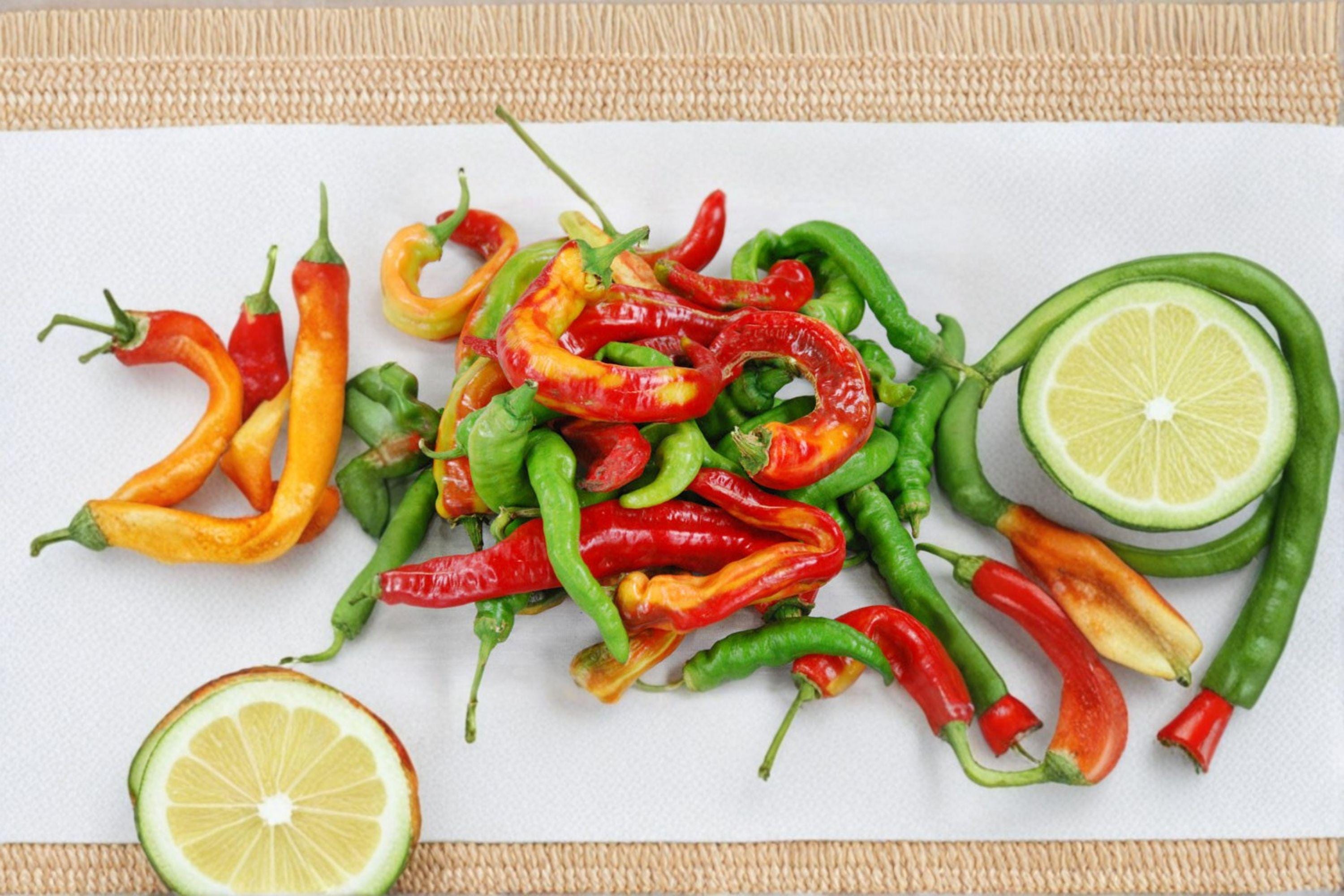 Pepperoncini – Italian Sweet Pepper 25 Seeds | Classic Italian Pepper | Mild & Tangy | Perfect for Pickling