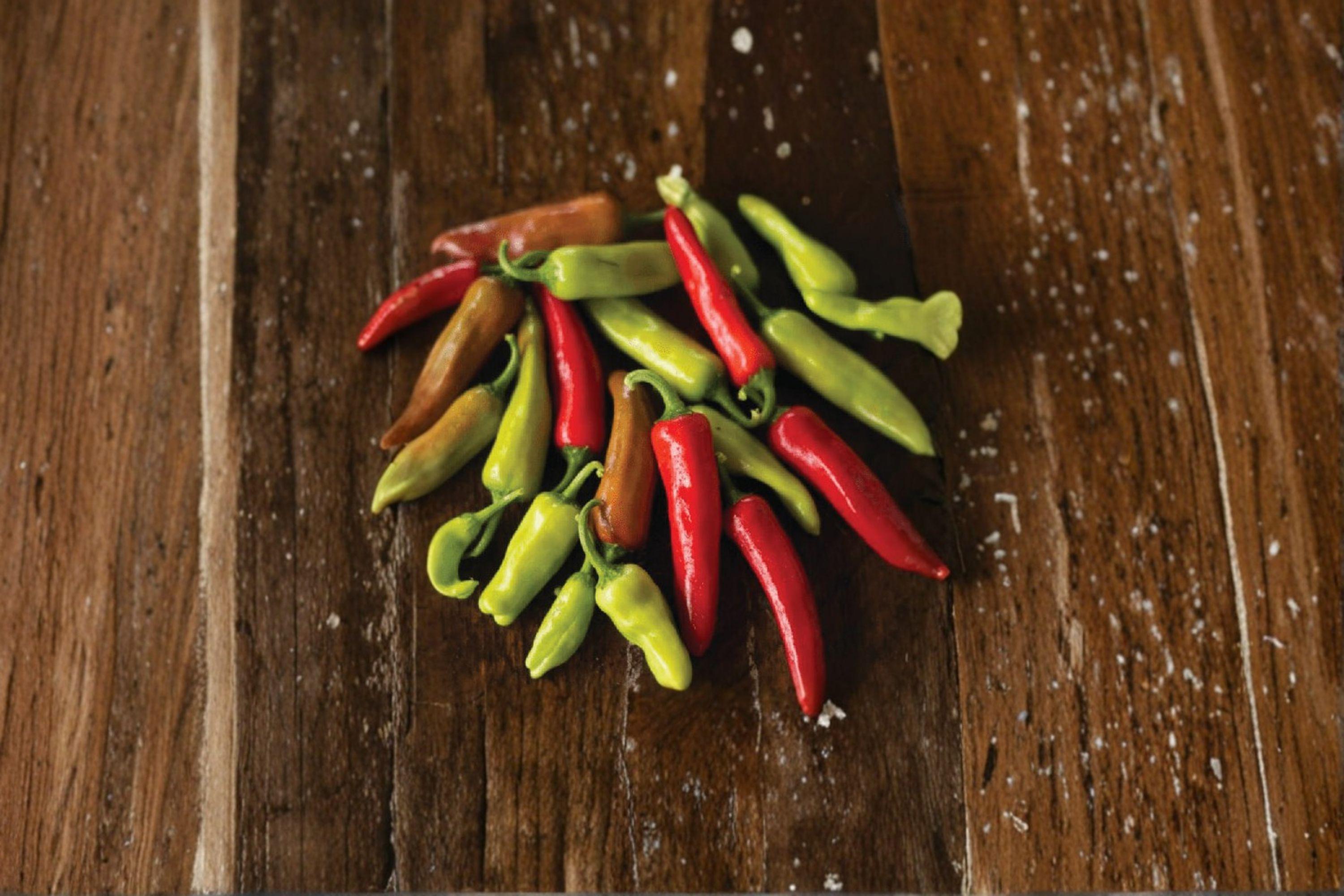 Pepperoncini – Italian Sweet Pepper 30 Seeds | Classic Italian Pepper | Mild & Tangy | Perfect for Pickling